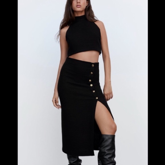 Textured Midi Skirt with Buttons - Picture 4 of 5